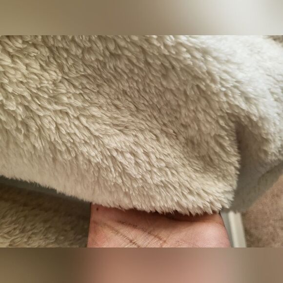 Lululemon Ivivva Sherpa Fleece Jacket Sweater Sz 10 Cream Fuzzy Teddy 2 Snap - Picture 3 of 10